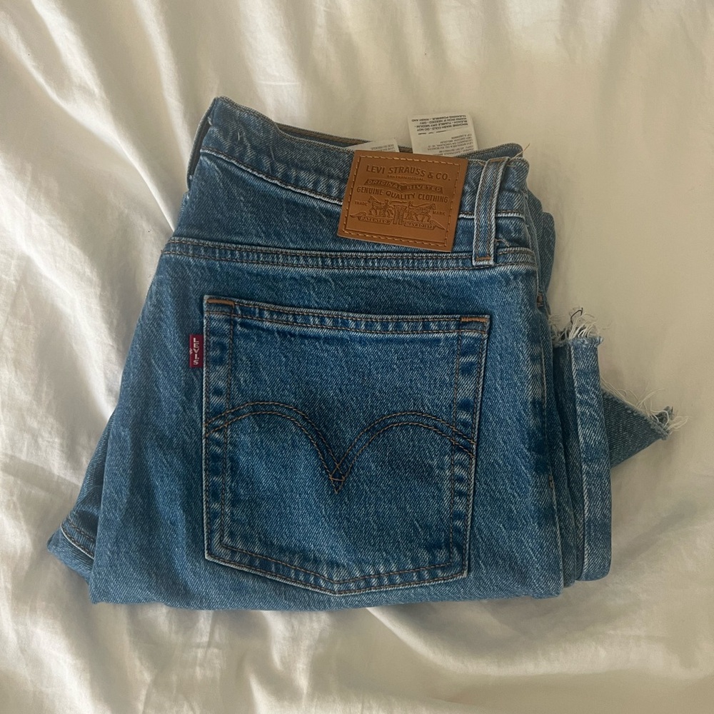 LEVIS WEDGIE STRAIGHT JEANS